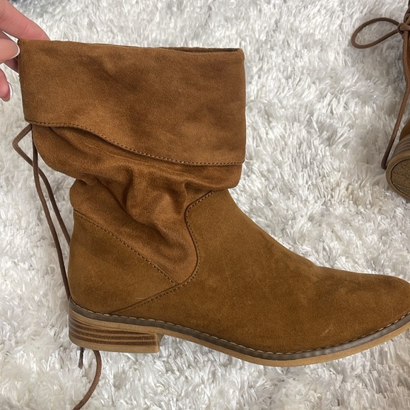 Boots - Picture 2 of 3